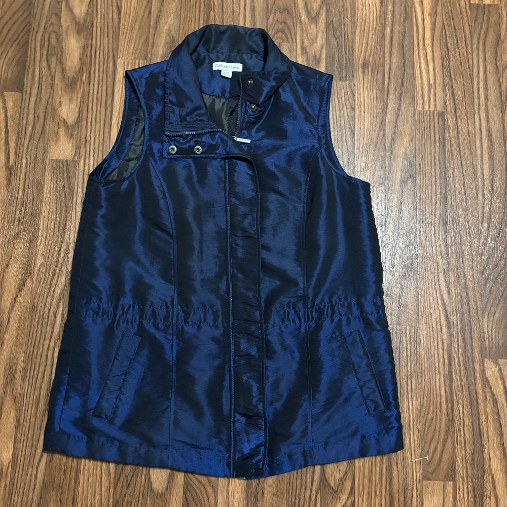 Cold Water Creek * Men’s Vest * Size Medium * Full Zip Up with Pockets.